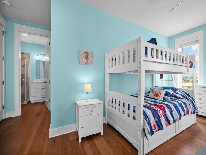 Bunk Room - Private Bath