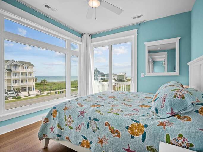 King Bedroom - Great Views - Private Balcony