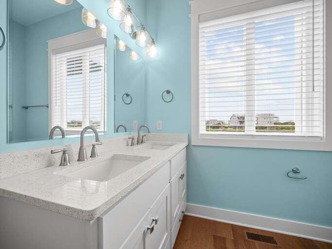 Private Bath - Double Vanity - Living Level Master