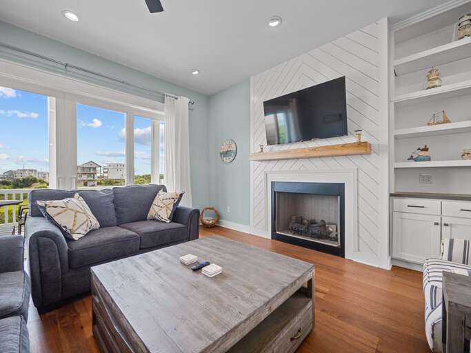 Living Area - Covered Porch Access