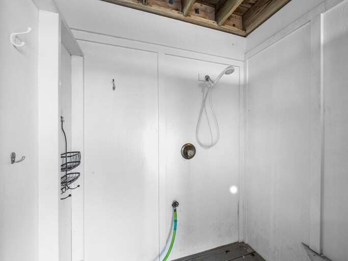 Outdoor Shower with Hot and Cold Water