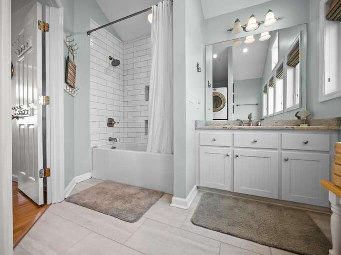 Full Shared Bath - Tub and Shower Combination