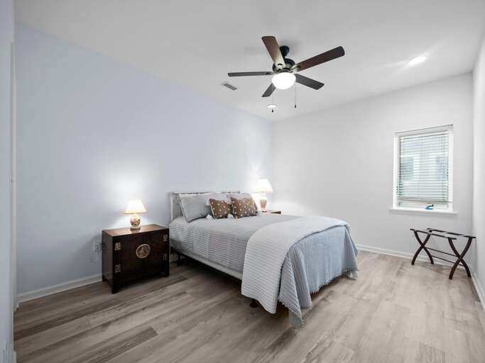 Lower Level - Queen Bed