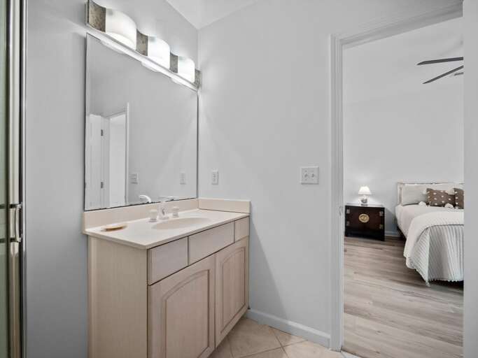 Queen Bedroom Private Bath