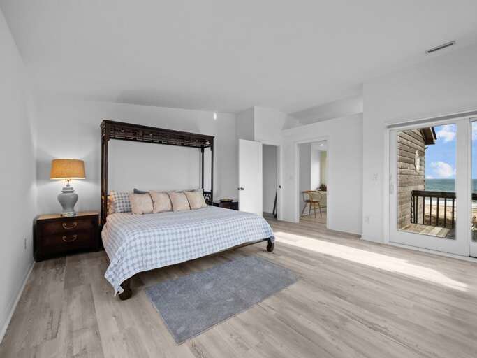 Top Level Master Suite - King