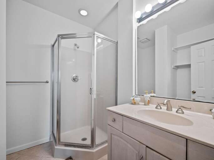 Private Bath - Queen Bedroom