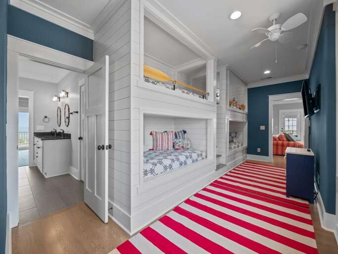 Bunk Room with Jack and Jill Bath