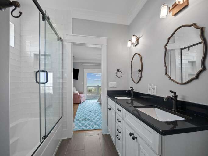 Jack and Kill Bath - Bedroom 3 and 4