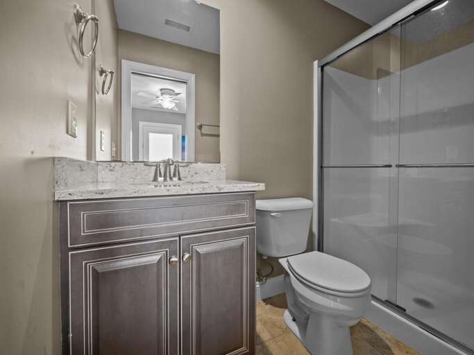 Full Bath - Queen Bedroom - Street Side - Walk-in Shower