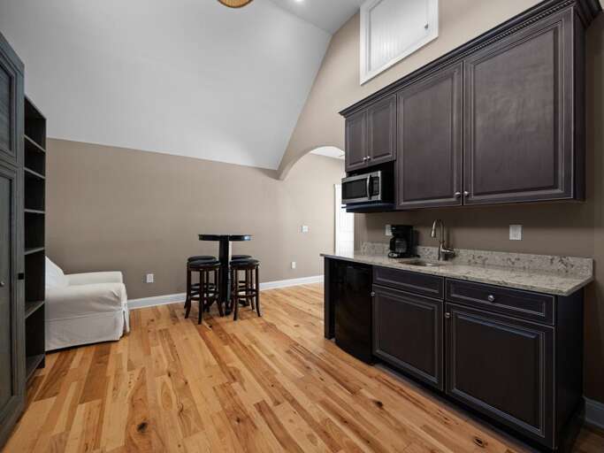 Seating and Kitchentte