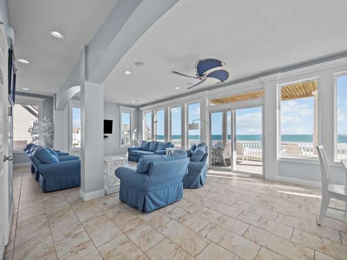 Spacious Oceanfront Living Room - Walls of Glass - Mesmerizing Views
