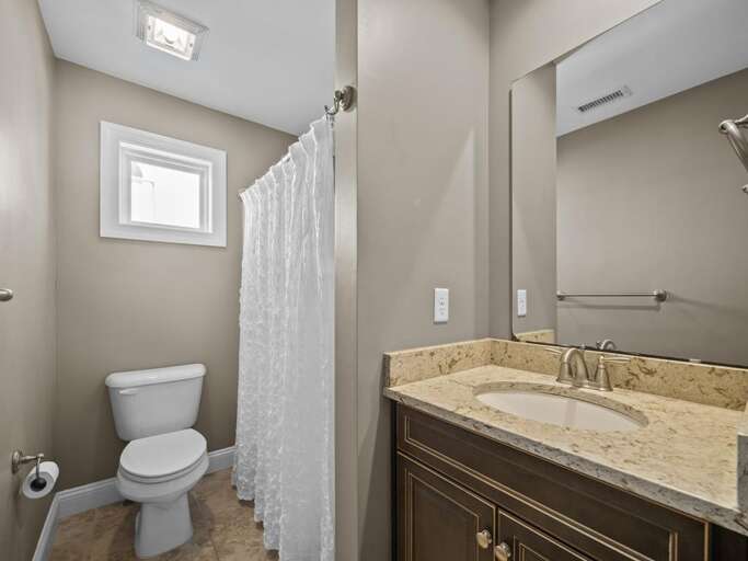 Full Bath - Bunk Room - Tub and Shower