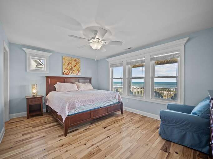 King Master - North Facing - Oceanfront - Level 1
