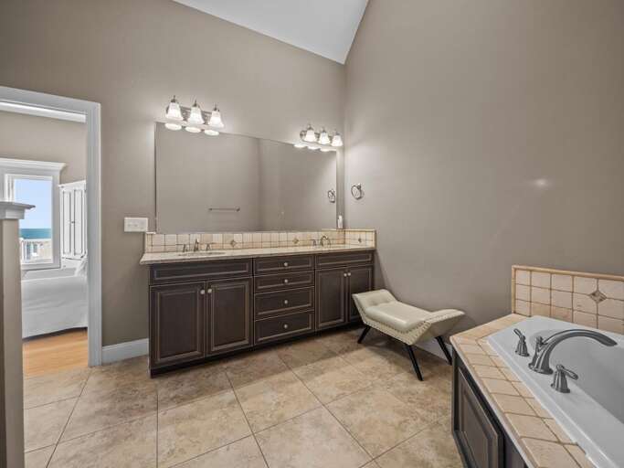 Grand Master Bath