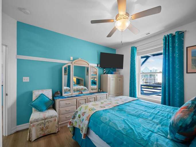 Floor 1 - Oceanside Queen Bedroom with View