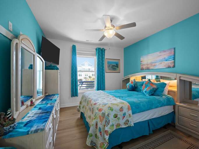 Floor 1 - Oceanside Queen Bedroom