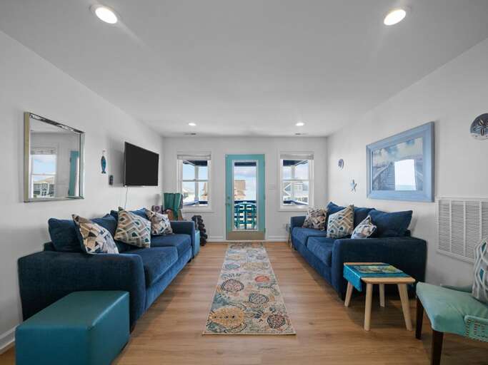 3rd Floor Sitting Area with Queen Pullout