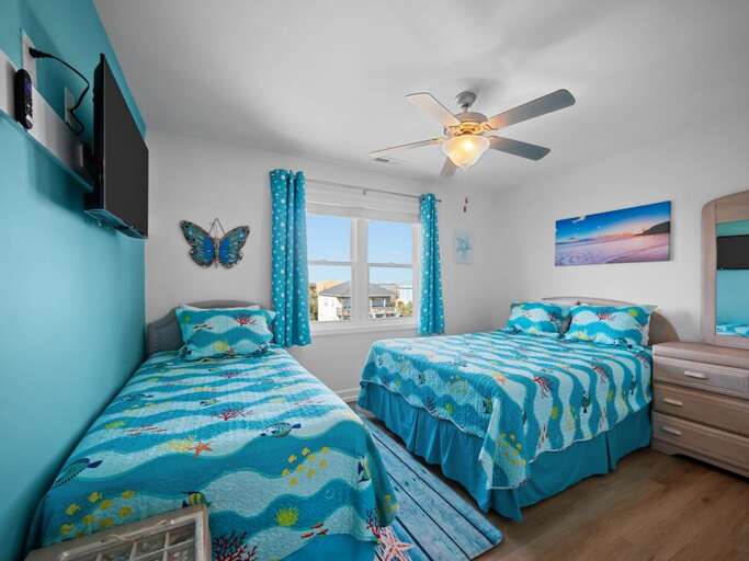 3rd Floor Soundside Queen Bedroom witrh Twin