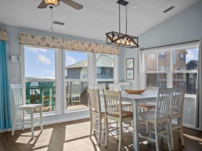 Dining Area - Seats 8