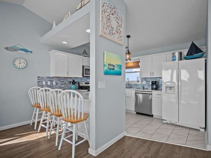 Kitchen and Extra Bar Seating for 4