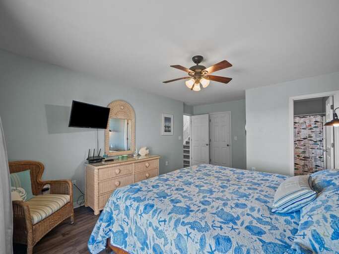 Bedroom 1 - Master - King Bed - Private Bath