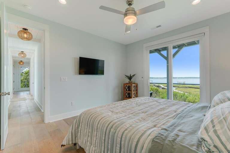 1st Level King - Porch Access