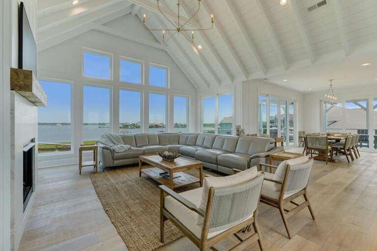 Living Area - Water in All Directions