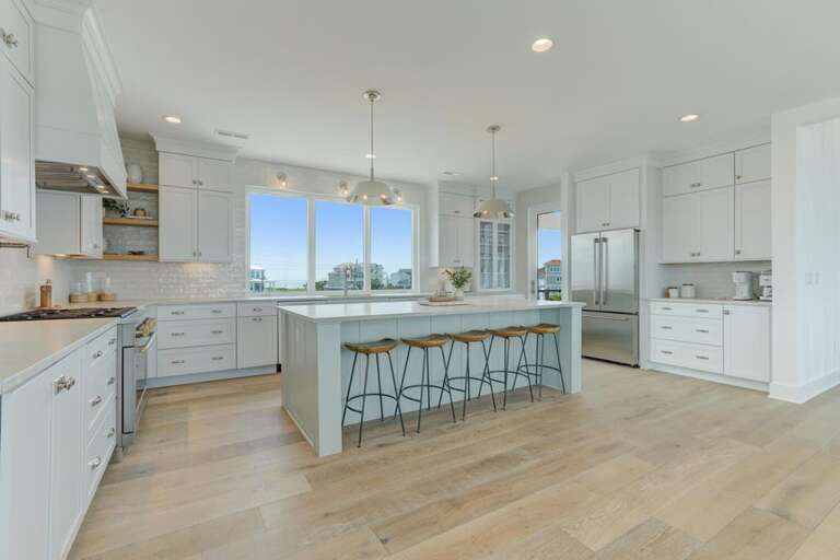 Additional Dining at Bar Area