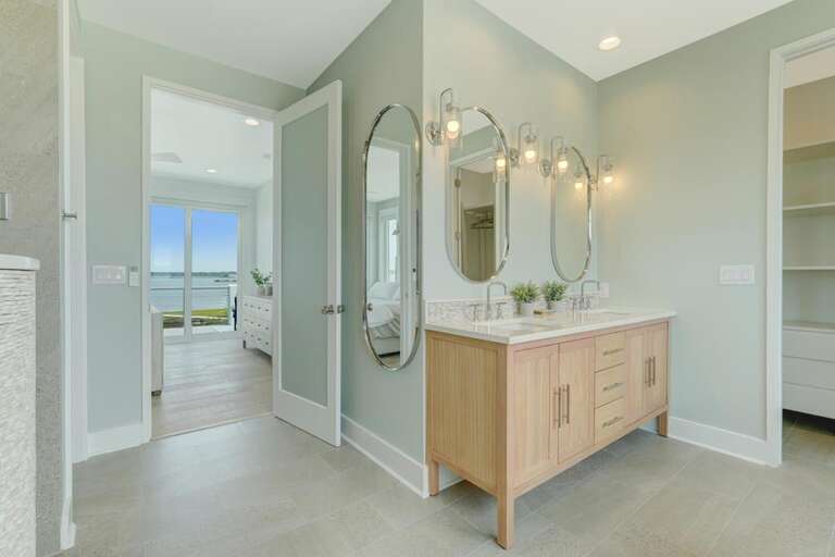 Upper Level Master Bath