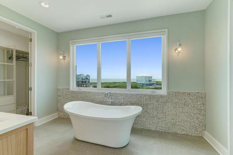 Top Level Master Bath - Soaking Tub - Oceanviews