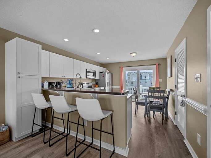 Kitchen - Extra Bar Seating