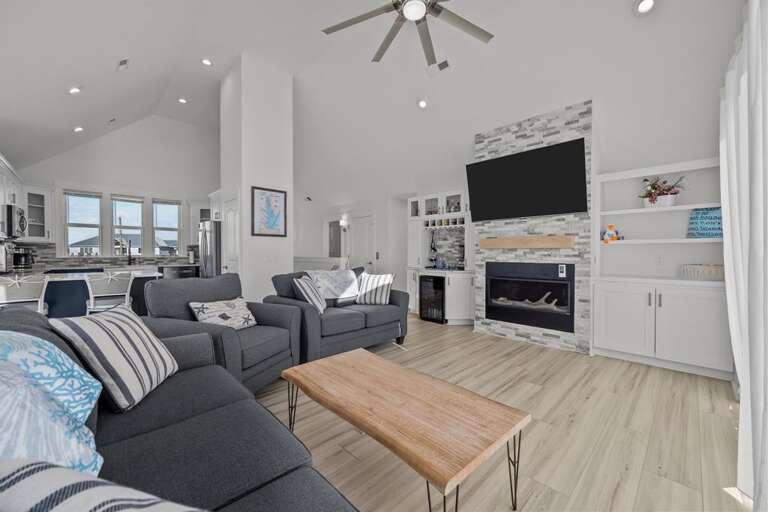 Living Room - Fireplace not for use