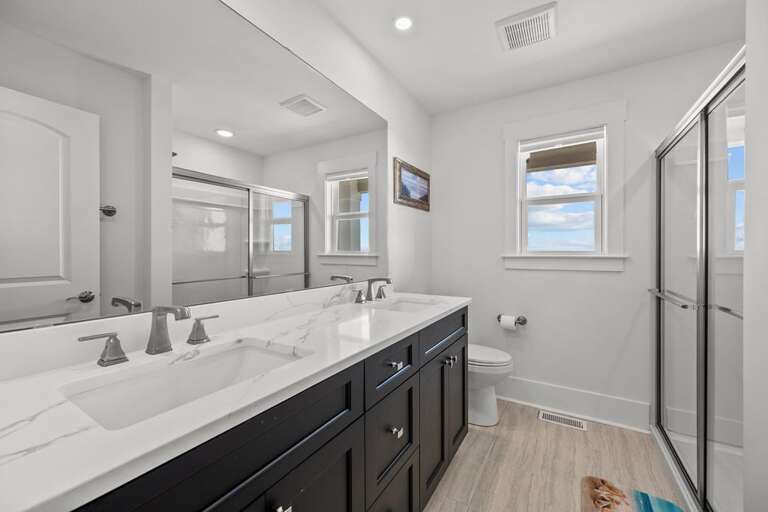 Large Bath - Walk-in Shower