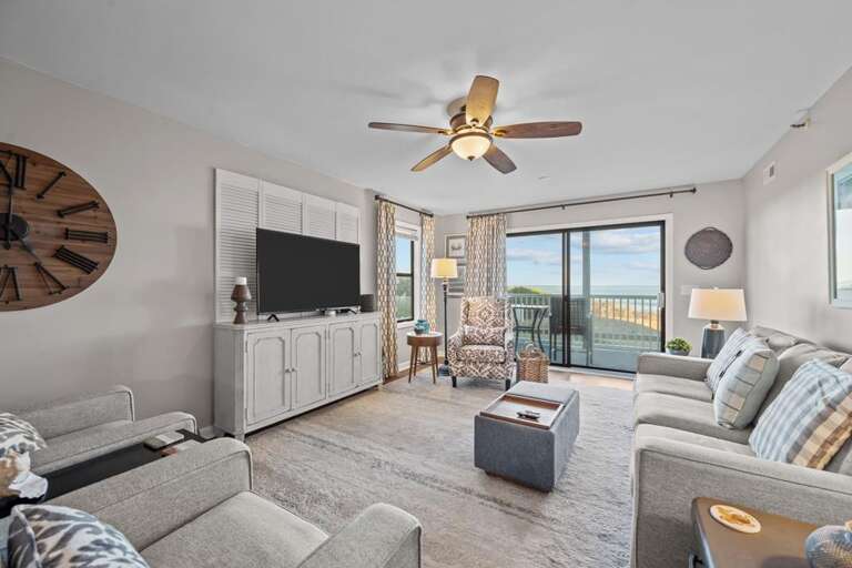 Living Room - Oceanfront Deck Access