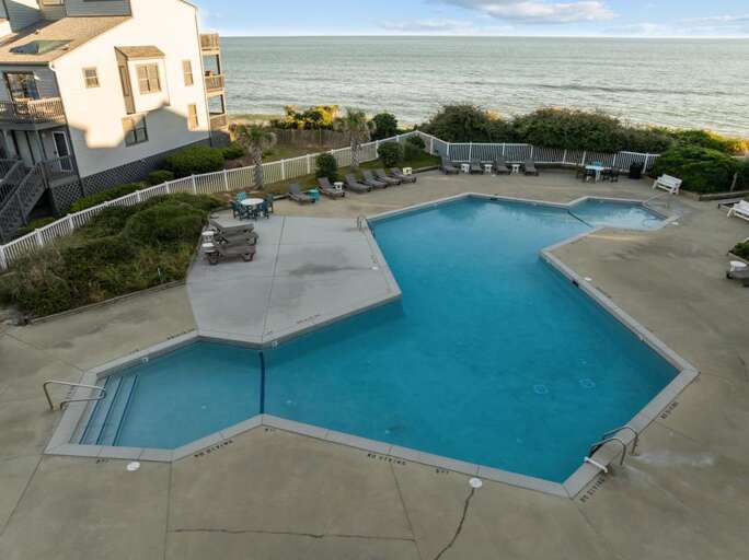 Shipwatch Community Pool