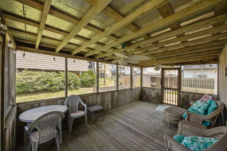 Screened-In Porch