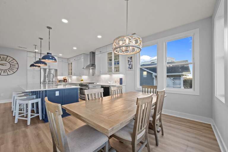 Dining Area - Additional Seating at Bar