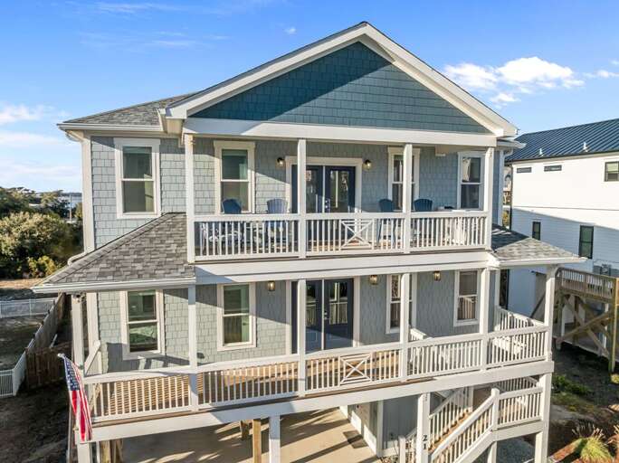 Lots of Oceanside Deck Space