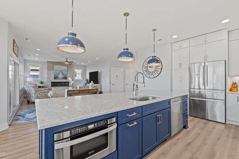 Kitchen - Large Island