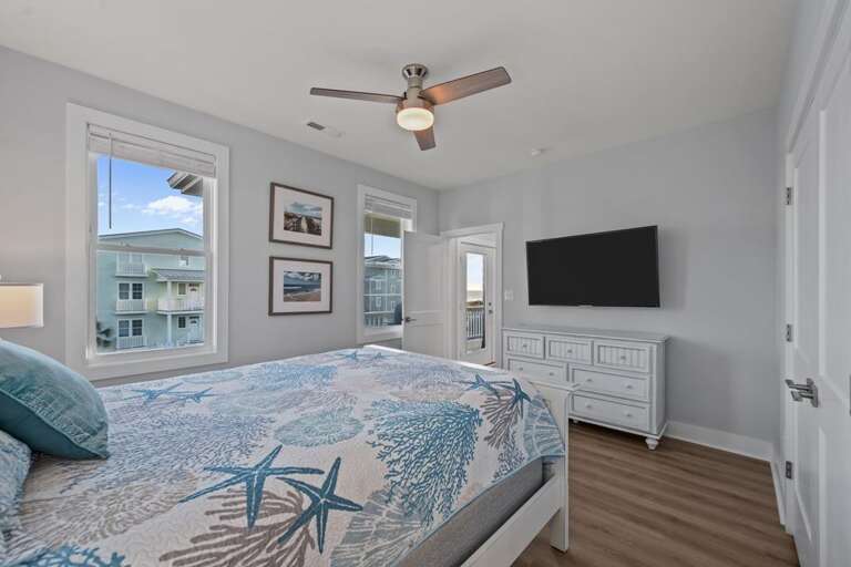 Top Level Queen - Northside