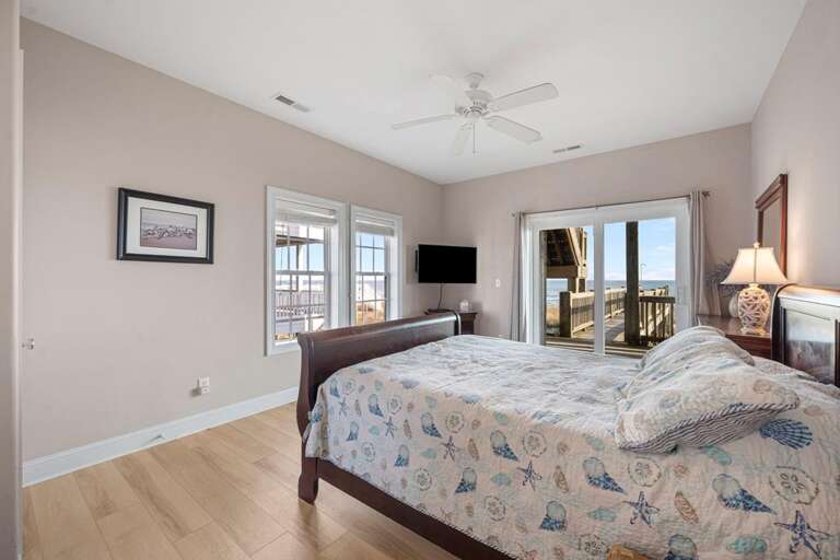 1st Level Oceanfront - Northside - Deck Access