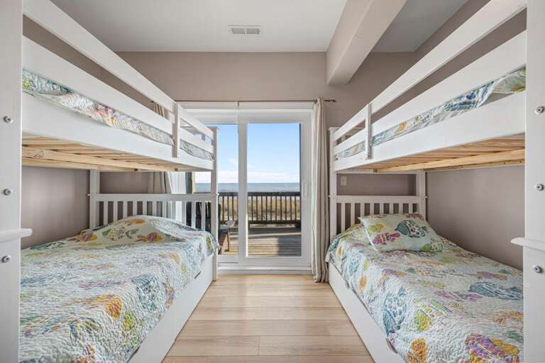 1st Level - Center House Location - Oceanfront - Bunk Room