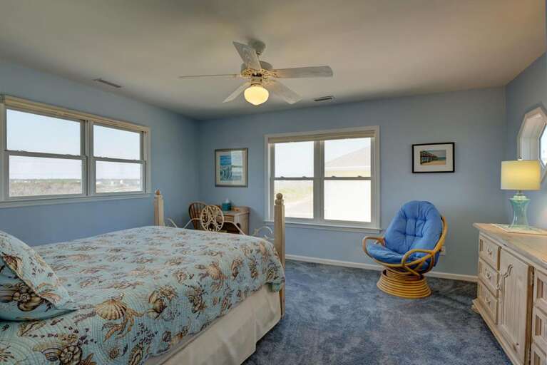 Bedroom 2 with Queen Bed