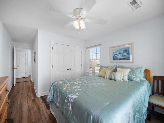 2nd Level Queen - Private Bath