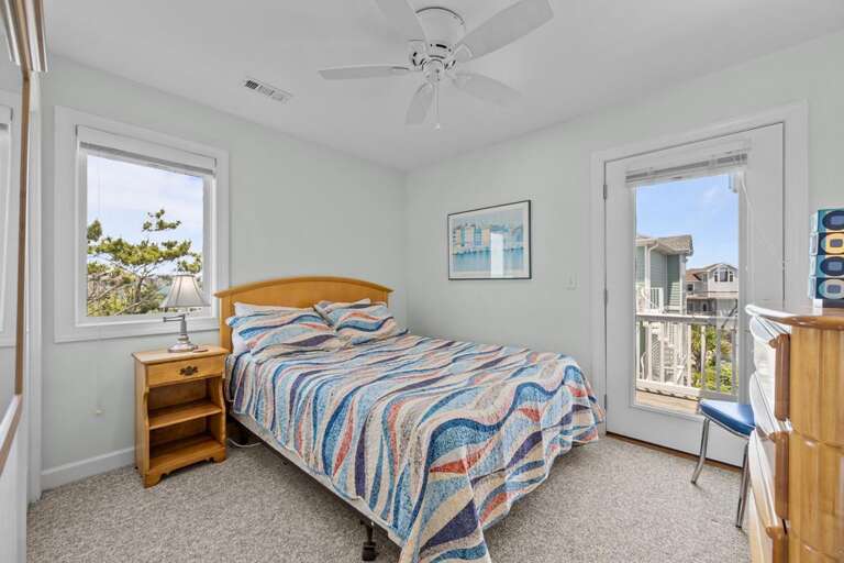 Bedroom 5 - Upper Level - Queen