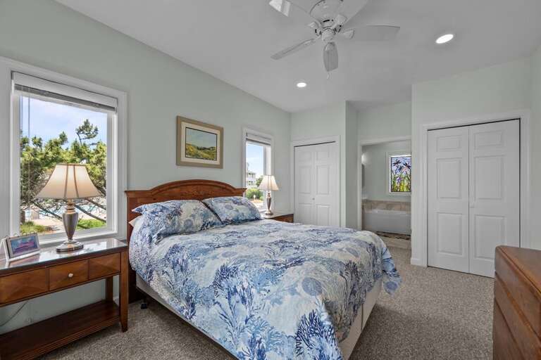 Bedroom 1 with Queen Bed - Main Level