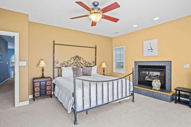 Bedroom 2 - King Bed