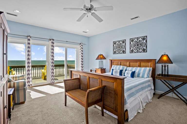 Master Bedroom - Oceanfront Deck