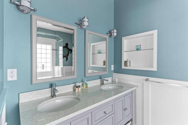 Upstairs Grand Master Bath