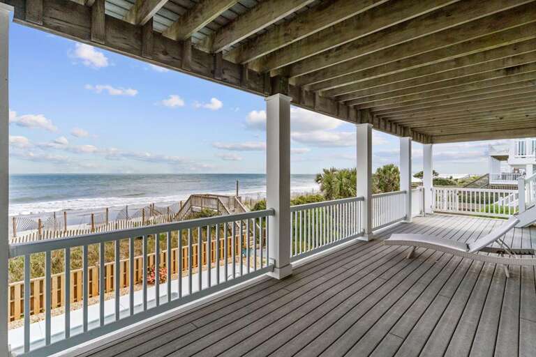 Seating Area - Lower Deck